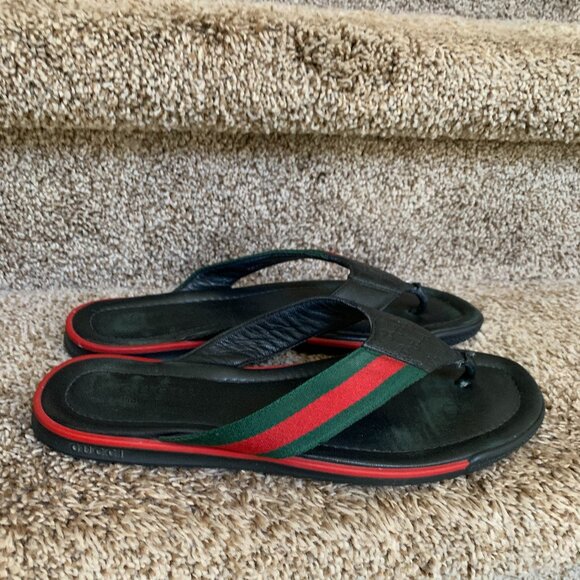 Gucci Men\'s Black Leather Thong Sandals. main image 13